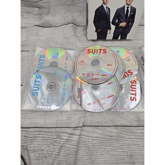 Suits: the Complete Series (DVD) - Picture 4 of 10